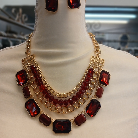Monet Red and Gold Necklace Set - Picture 3 of 3